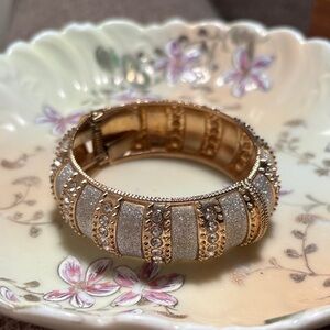 Unbranded Stunning Gold Silver Tone Bracelet Women’s Jewelry Easy Open and Close